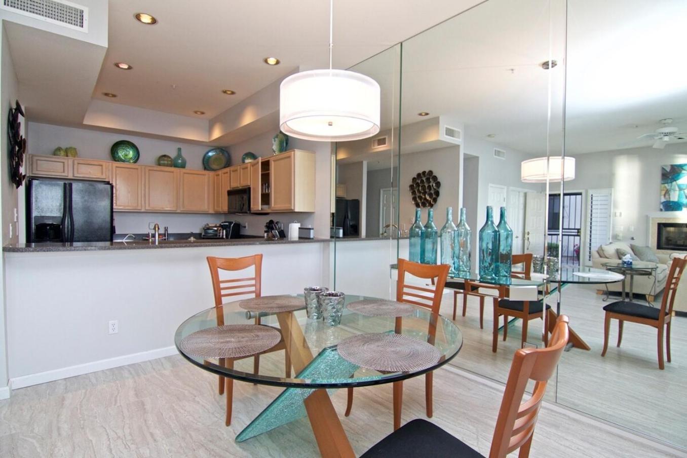 Waterfront Views, Office, Main Floor, Walkable Holiday home Scottsdale