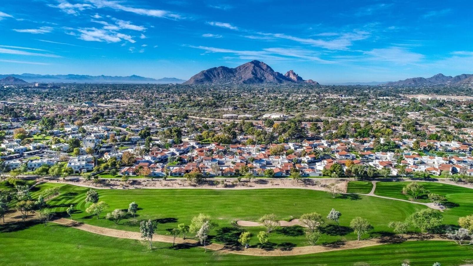 Peaceful Privacy-tennis-greenbelt-golf-walkable Scottsdale