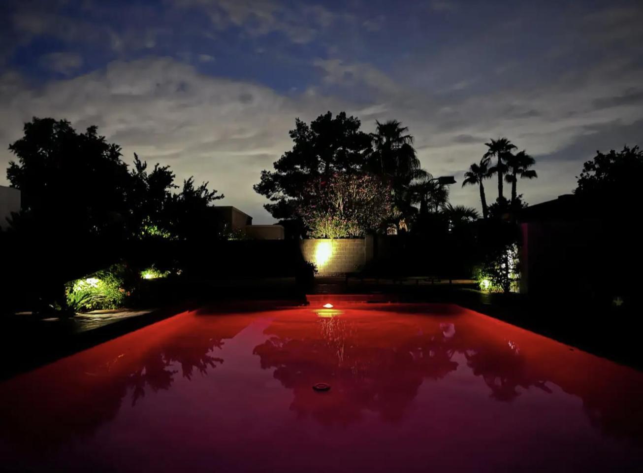 Sweetwater - Resort-style Getaway - Pool, & Fire Pit Haven Holiday home *