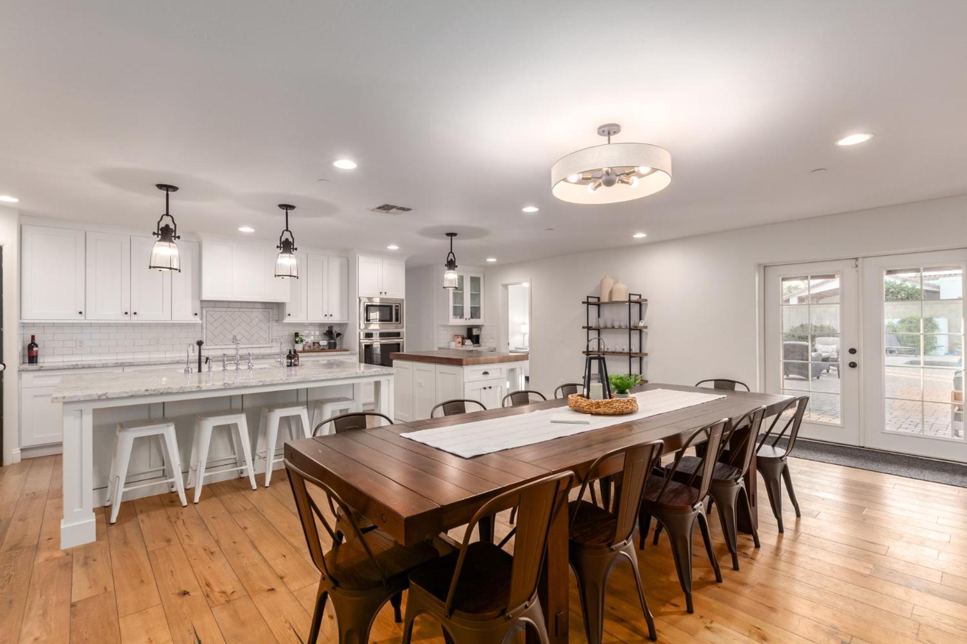 Sweetwater - Resort-style Getaway - Pool, & Fire Pit Haven Holiday home *