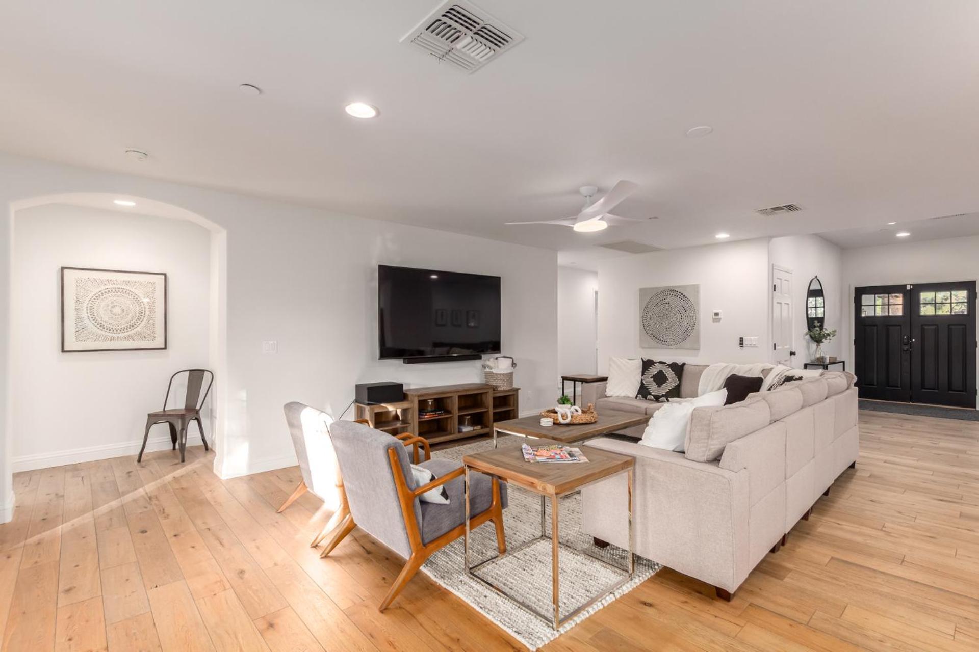 Sweetwater - Resort-style Getaway - Pool, & Fire Pit Haven Holiday home