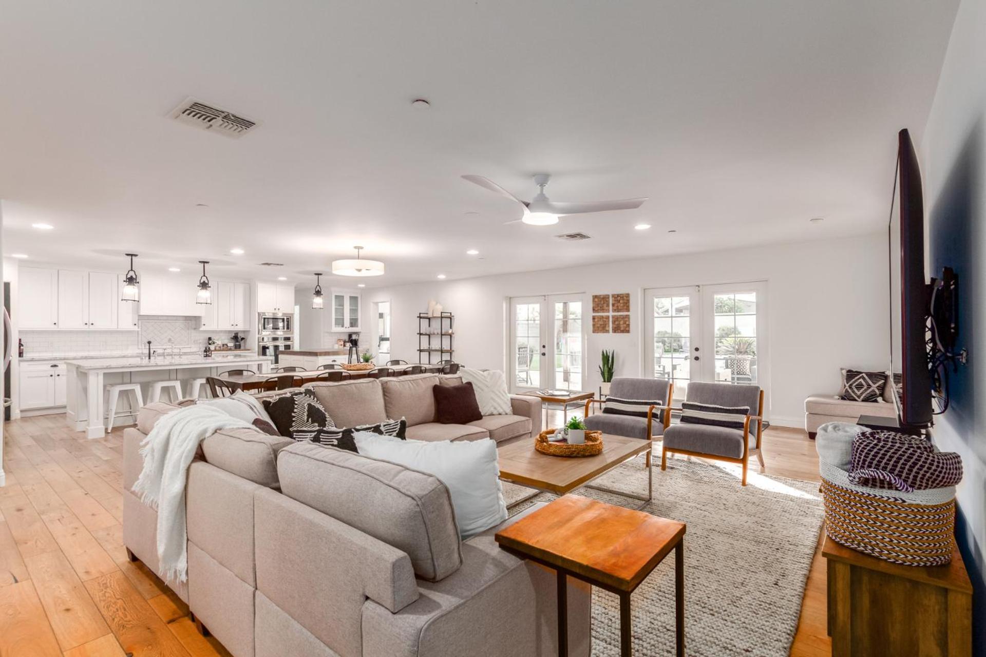 Holiday home Sweetwater - Resort-style Getaway - Pool, & Fire Pit Haven *