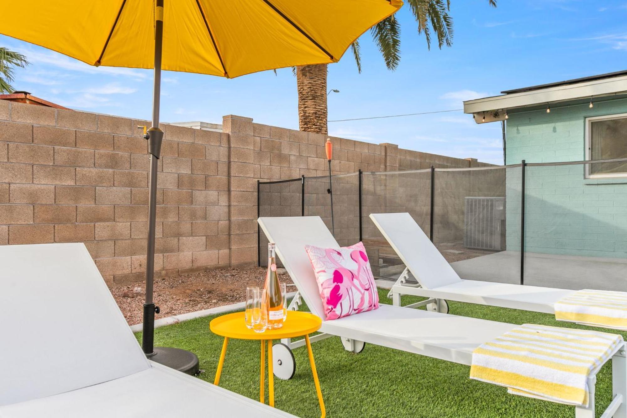 Desert Dream - Old Town Mid-century Modern - Heated Pool