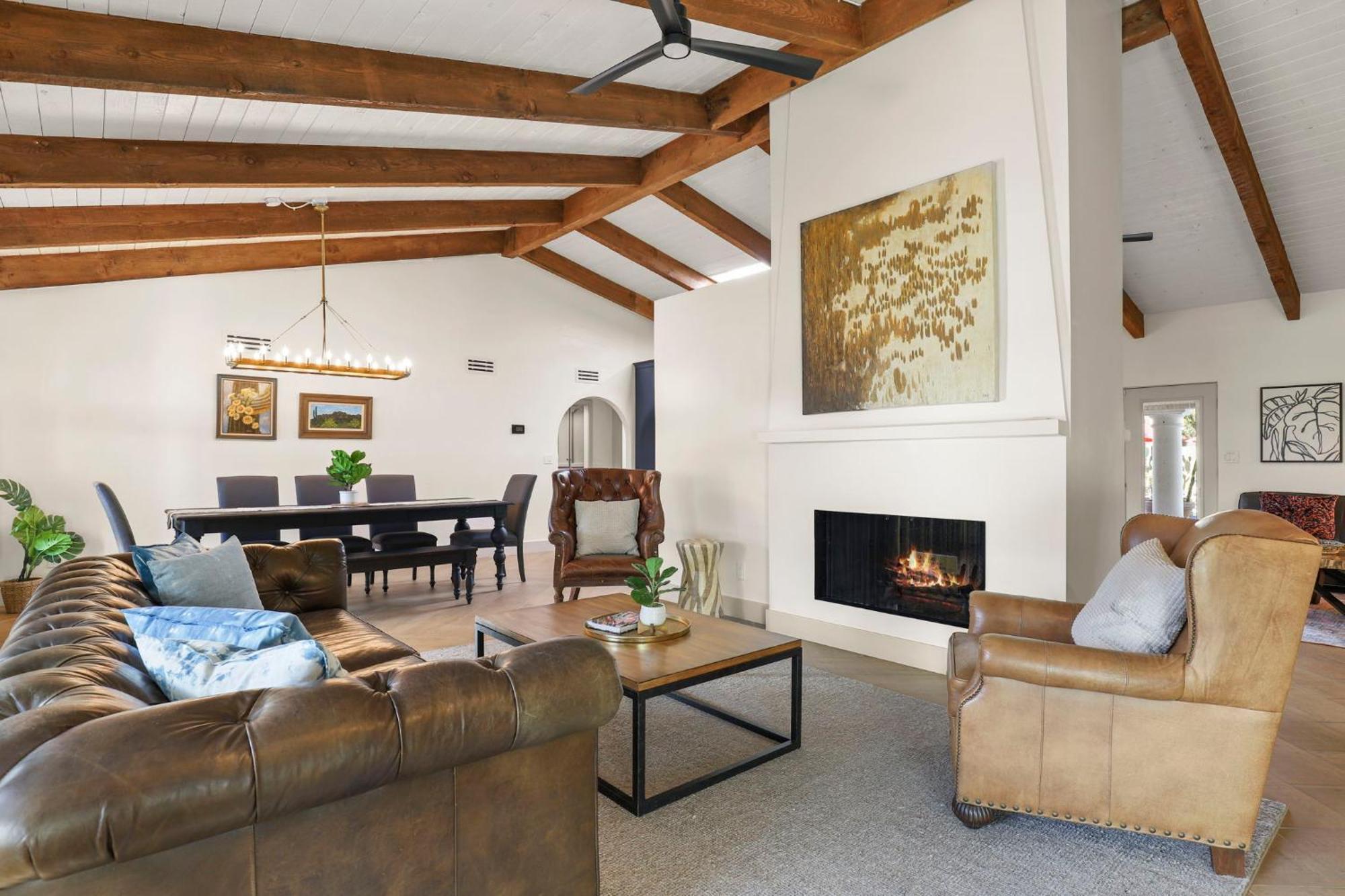 Olive Tree Retreat - Heated Pool, Patio & Privacy Holiday home Scottsdale