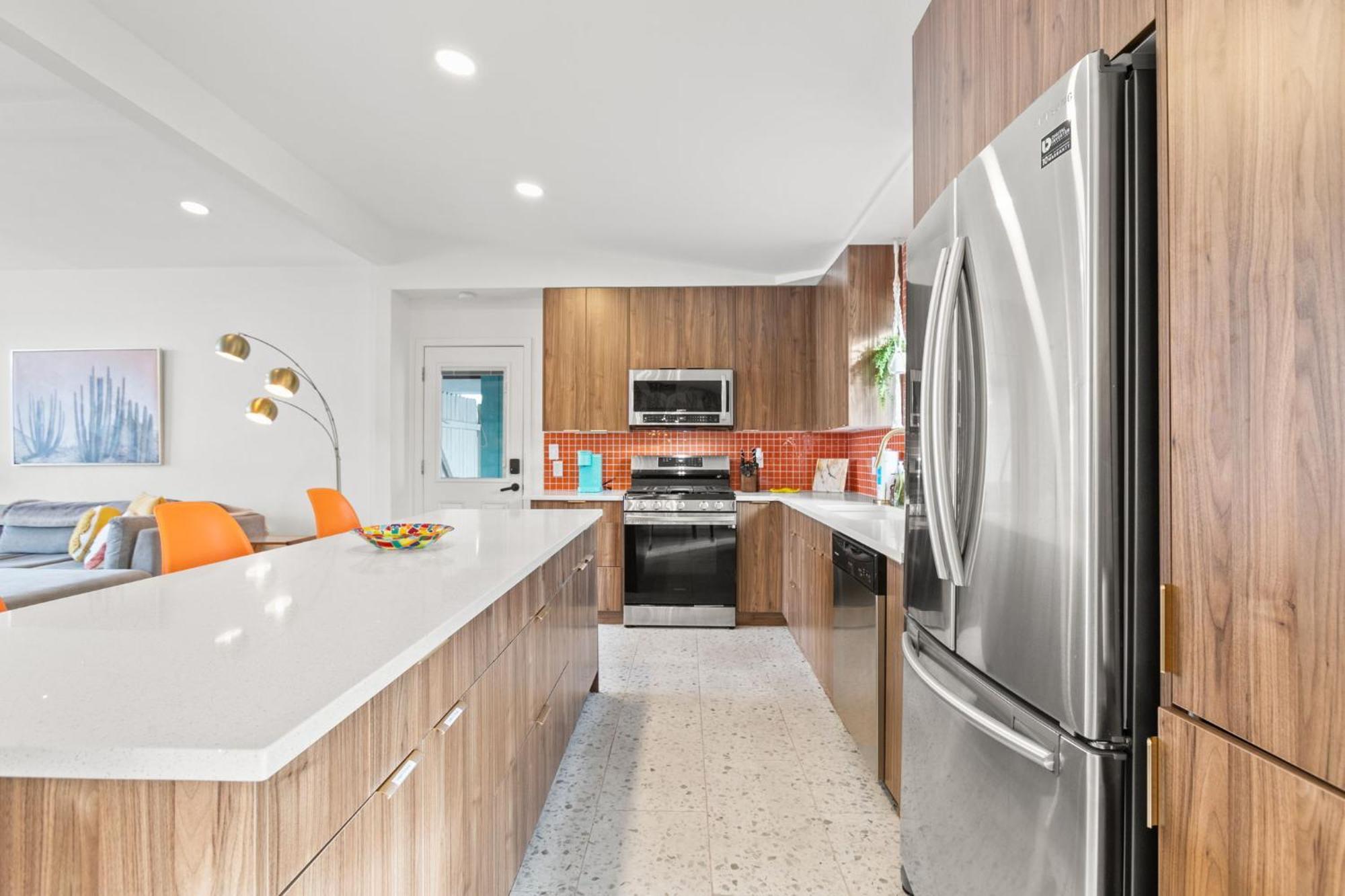 Desert Dream - Old Town Mid-century Modern - Heated Pool Holiday home *