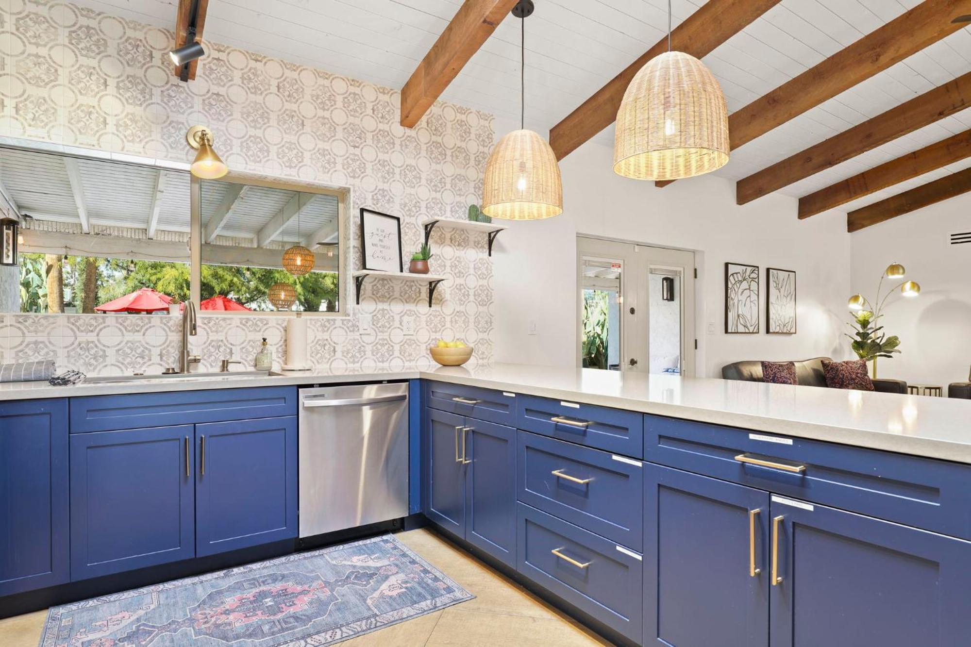Olive Tree Retreat - Heated Pool, Patio & Privacy Scottsdale