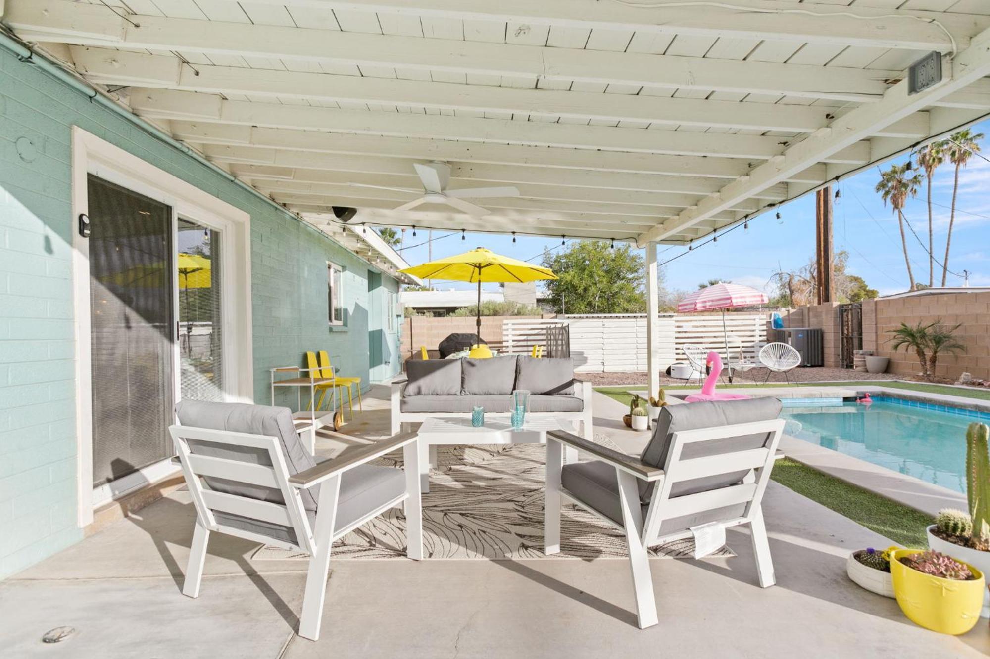 Holiday home Desert Dream - Old Town Mid-century Modern - Heated Pool *