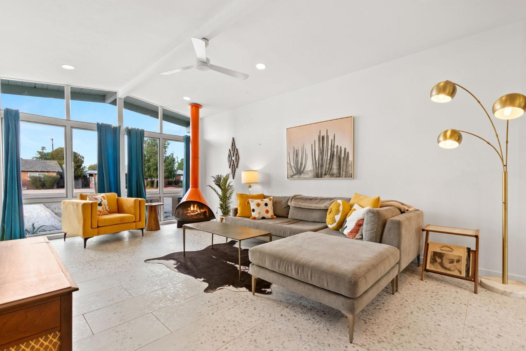 Holiday home Desert Dream - Old Town Mid-century Modern - Heated Pool