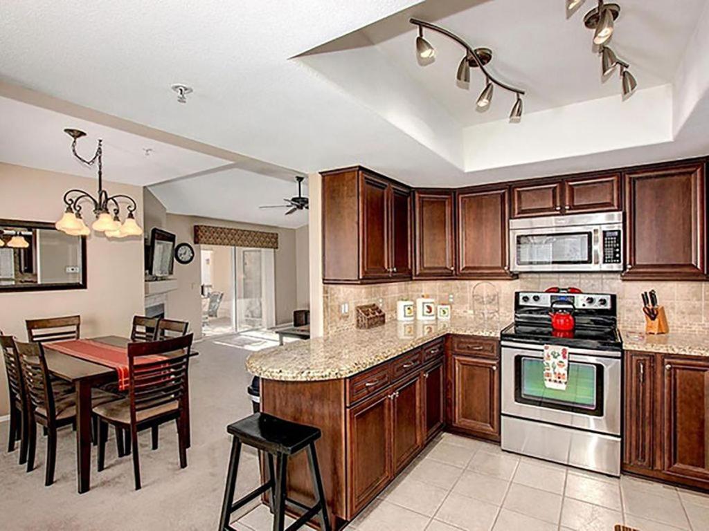 Area, Heated Pool, Hot Tub, Bbq, Apartment