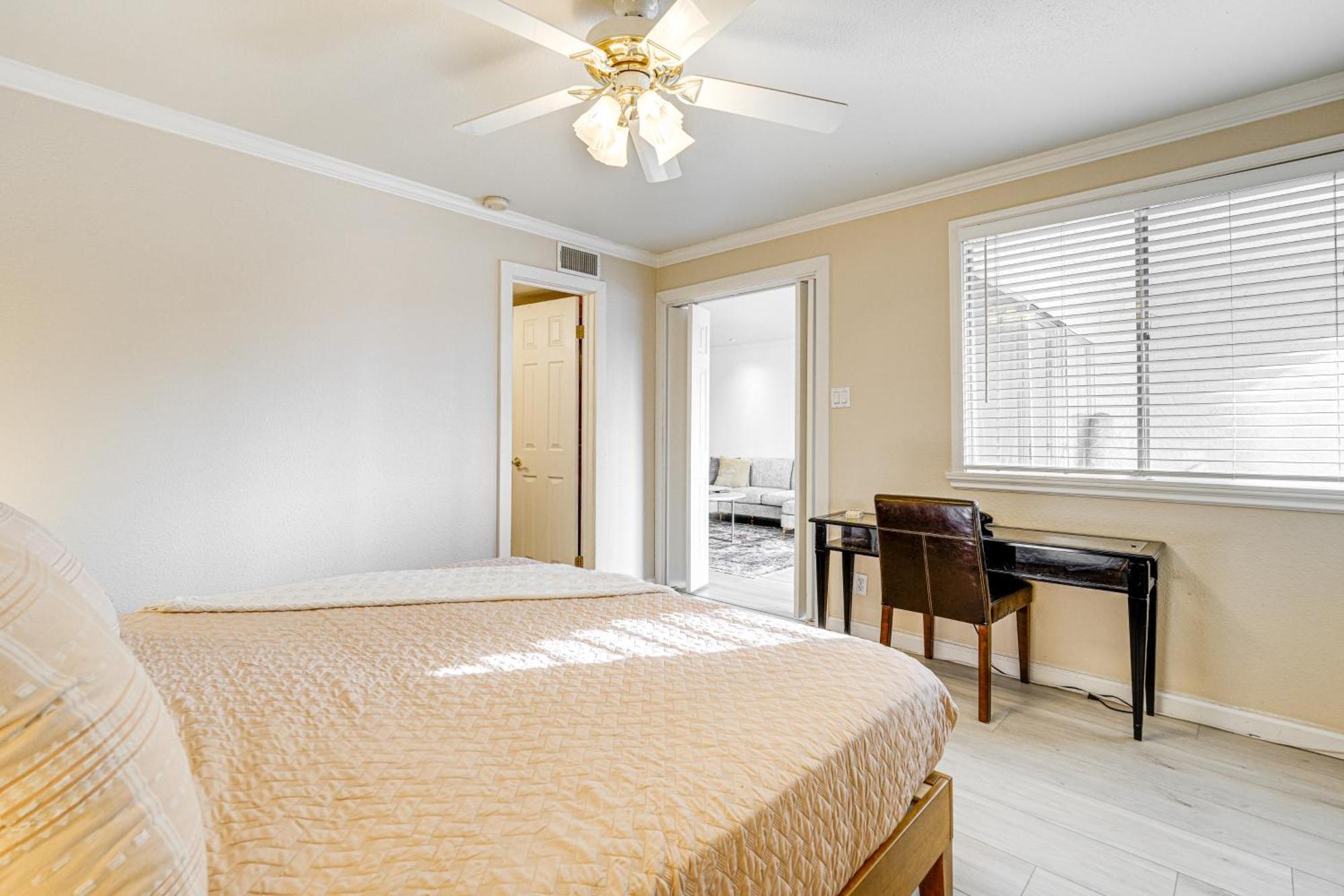 With Pool Access Walk To Old Town! * Scottsdale