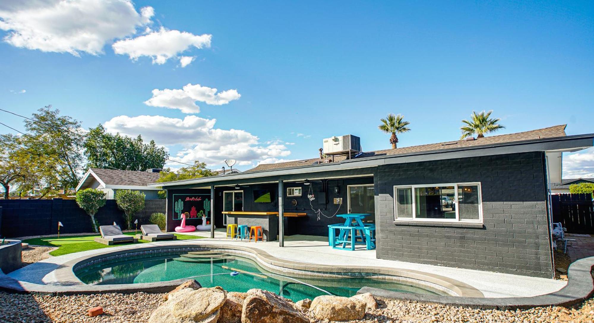 Luxury 3 Bedroom With Relaxing Pool Holiday home *