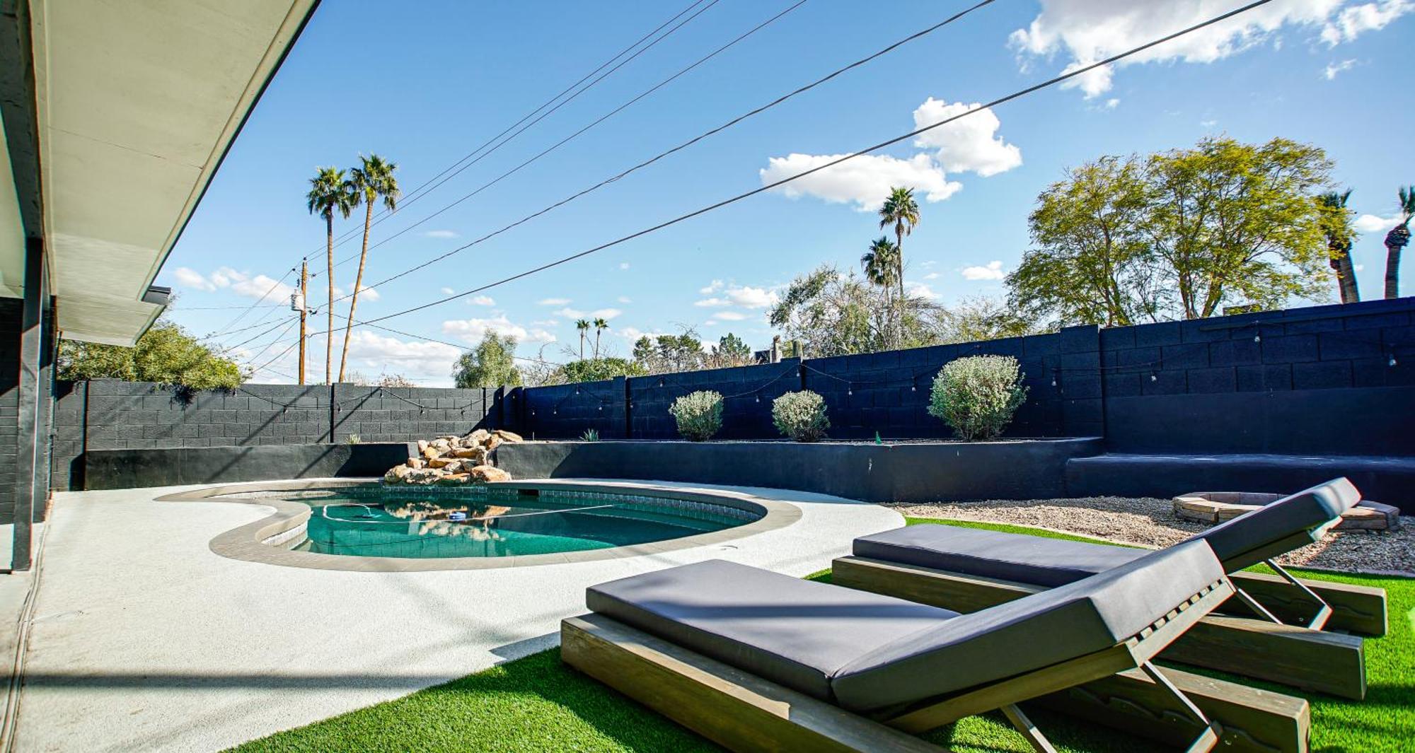 Holiday home Luxury 3 Bedroom With Relaxing Pool *