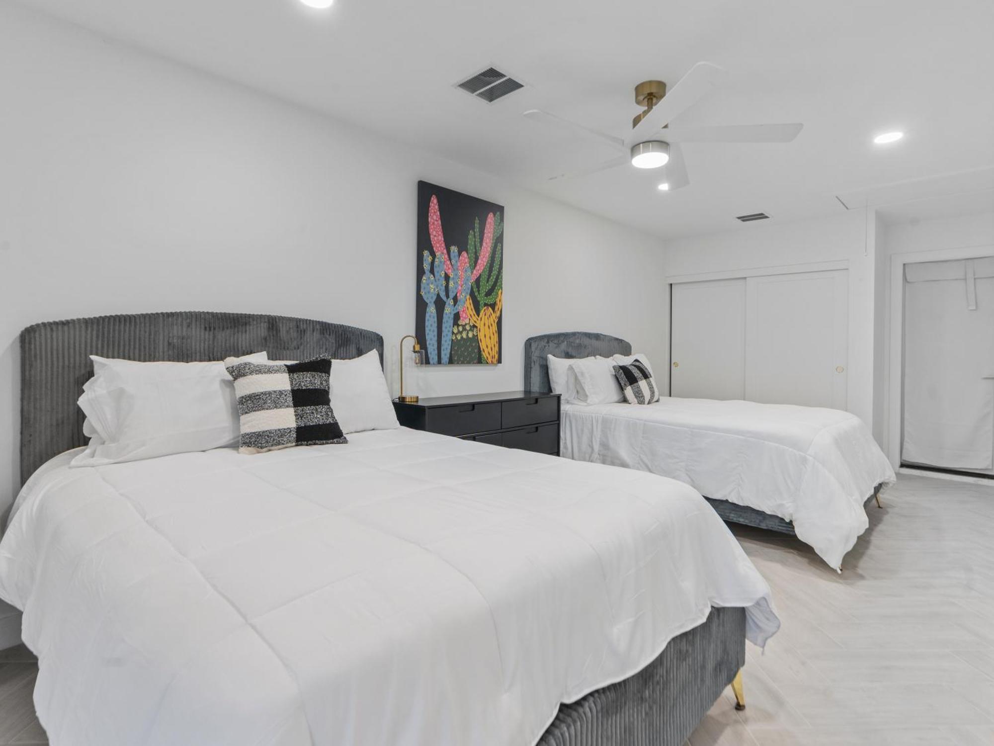 Cactus On Palm 4br W Private Pool Holiday home Scottsdale