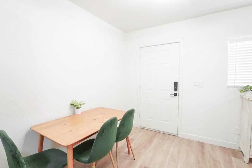 Old Town 1 Bedroom With Private Backyard Apartment Scottsdale