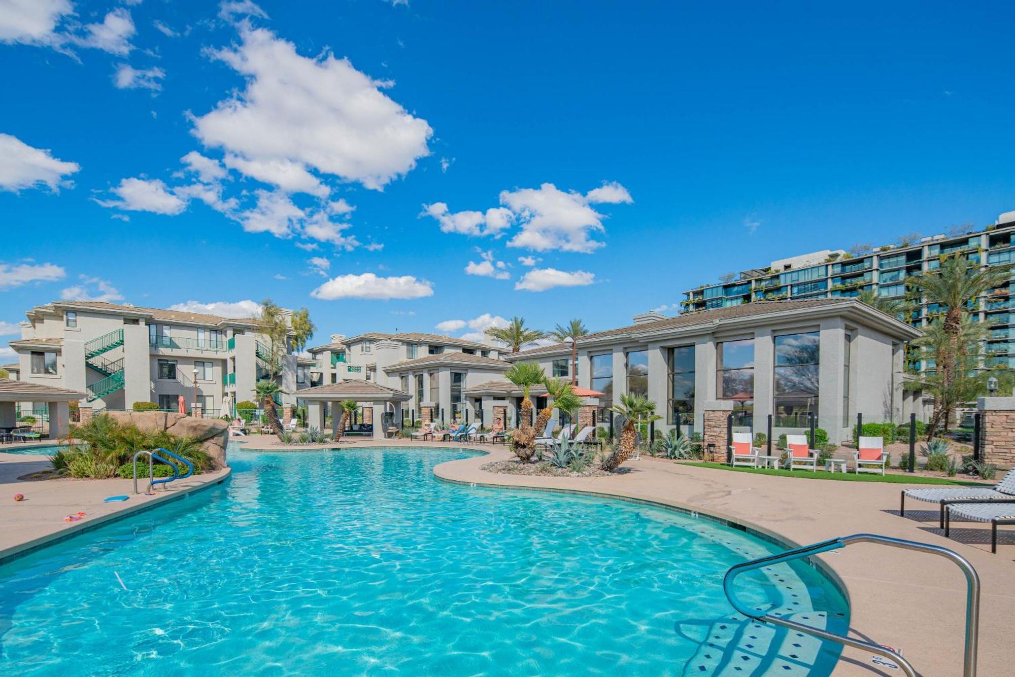 Apartment Walkout Patio-views -walk To Upscale Shops &dining - 170 Scottsdale