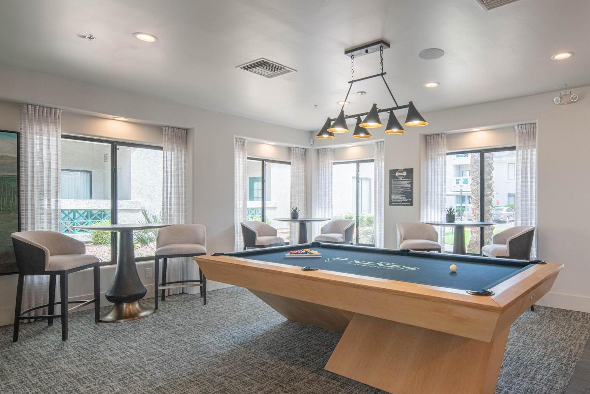 Walkout Patio-views -walk To Upscale Shops &dining - 170 *