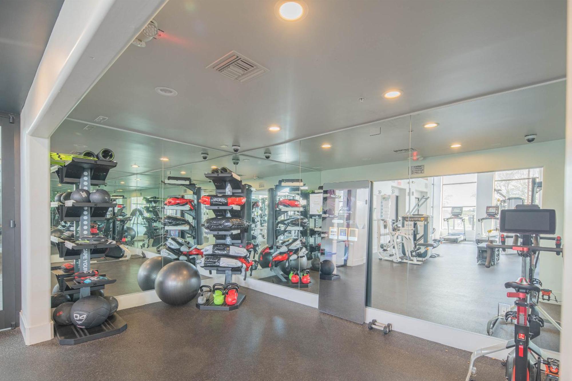 Walkout Patio-views -walk To Upscale Shops &dining - 170 * Scottsdale