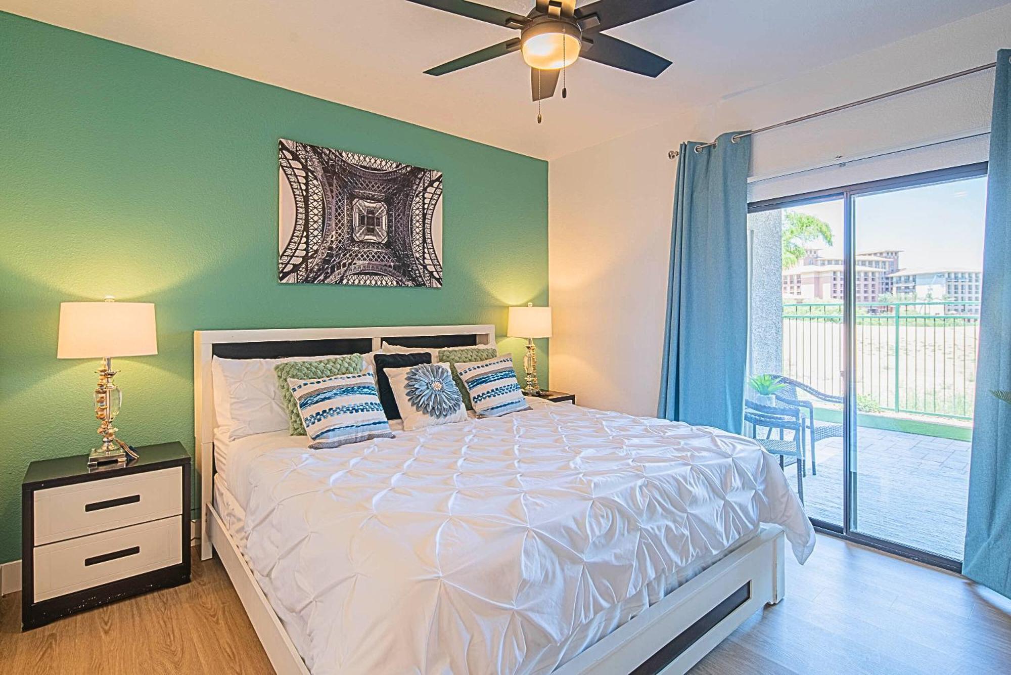 Apartment Walkout Patio-views -walk To Upscale Shops &dining - 170