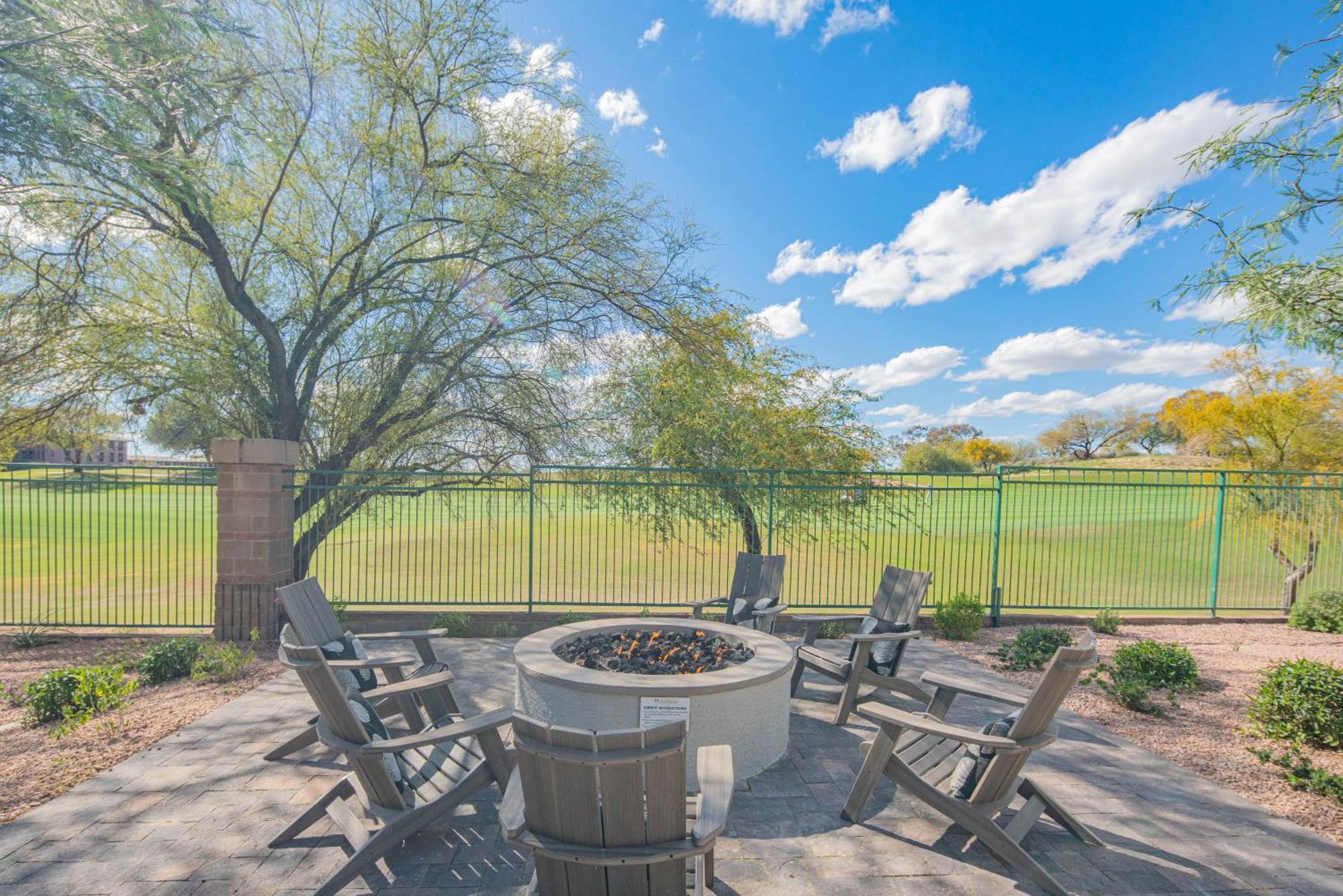 Walkout Patio-views -walk To Upscale Shops &dining - 170 Scottsdale