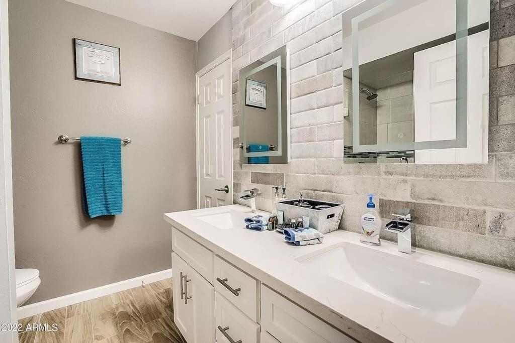 Holiday home Premium Townhome Near Old Town W Pool *