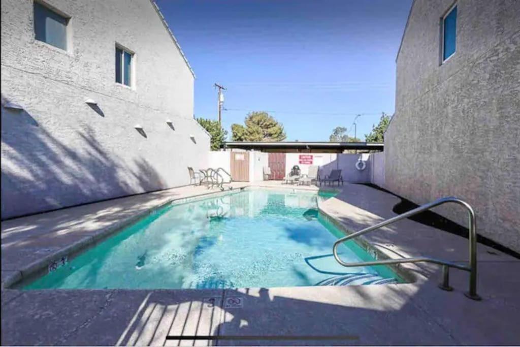 Premium Townhome Near Old Town W Pool Holiday home *