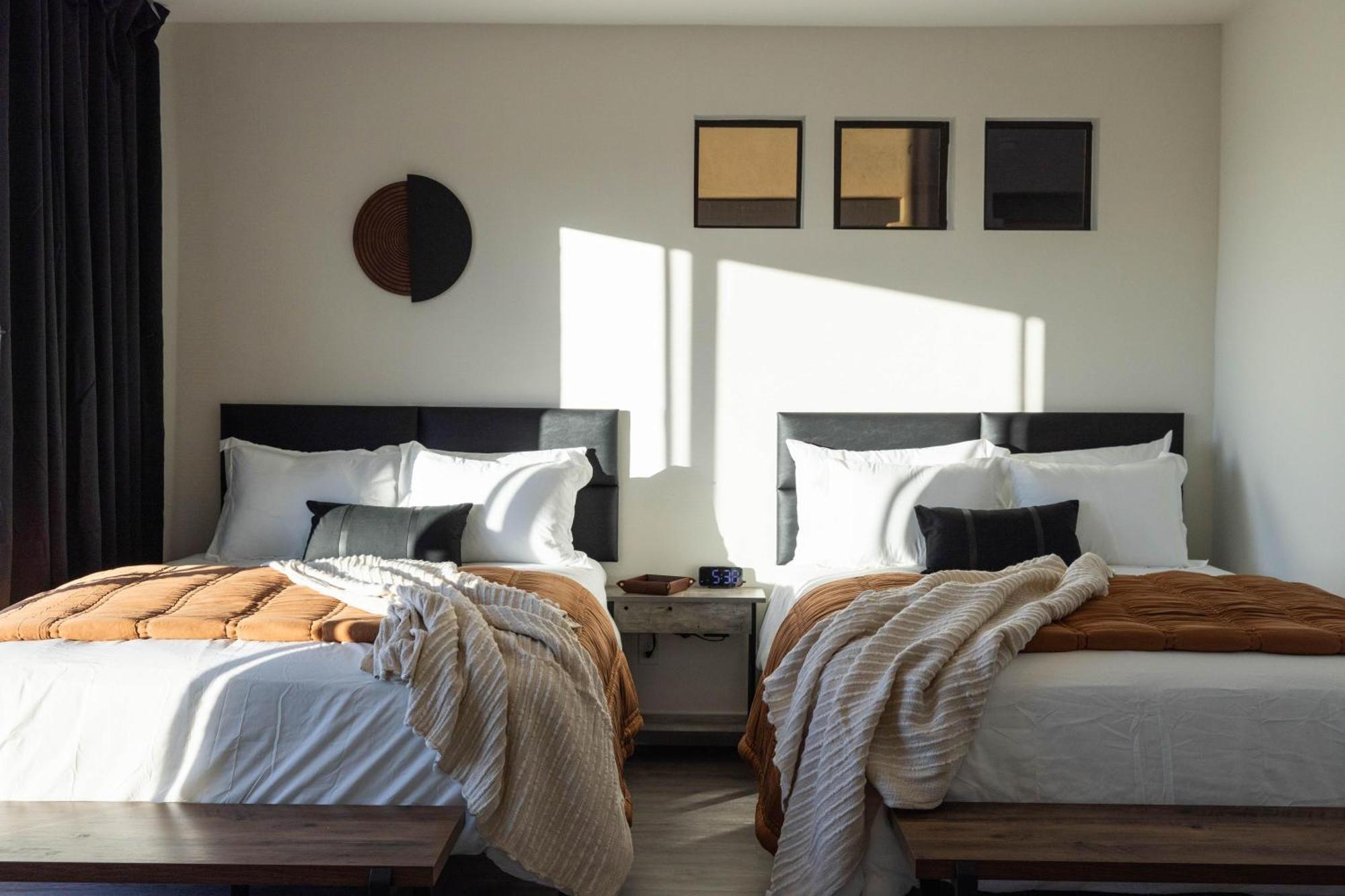 3 Bedrooms * Scottsdale