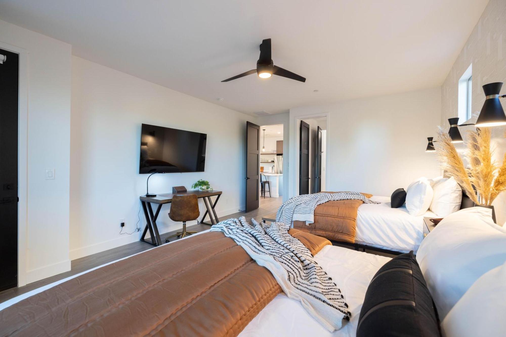 3 Bedrooms Scottsdale