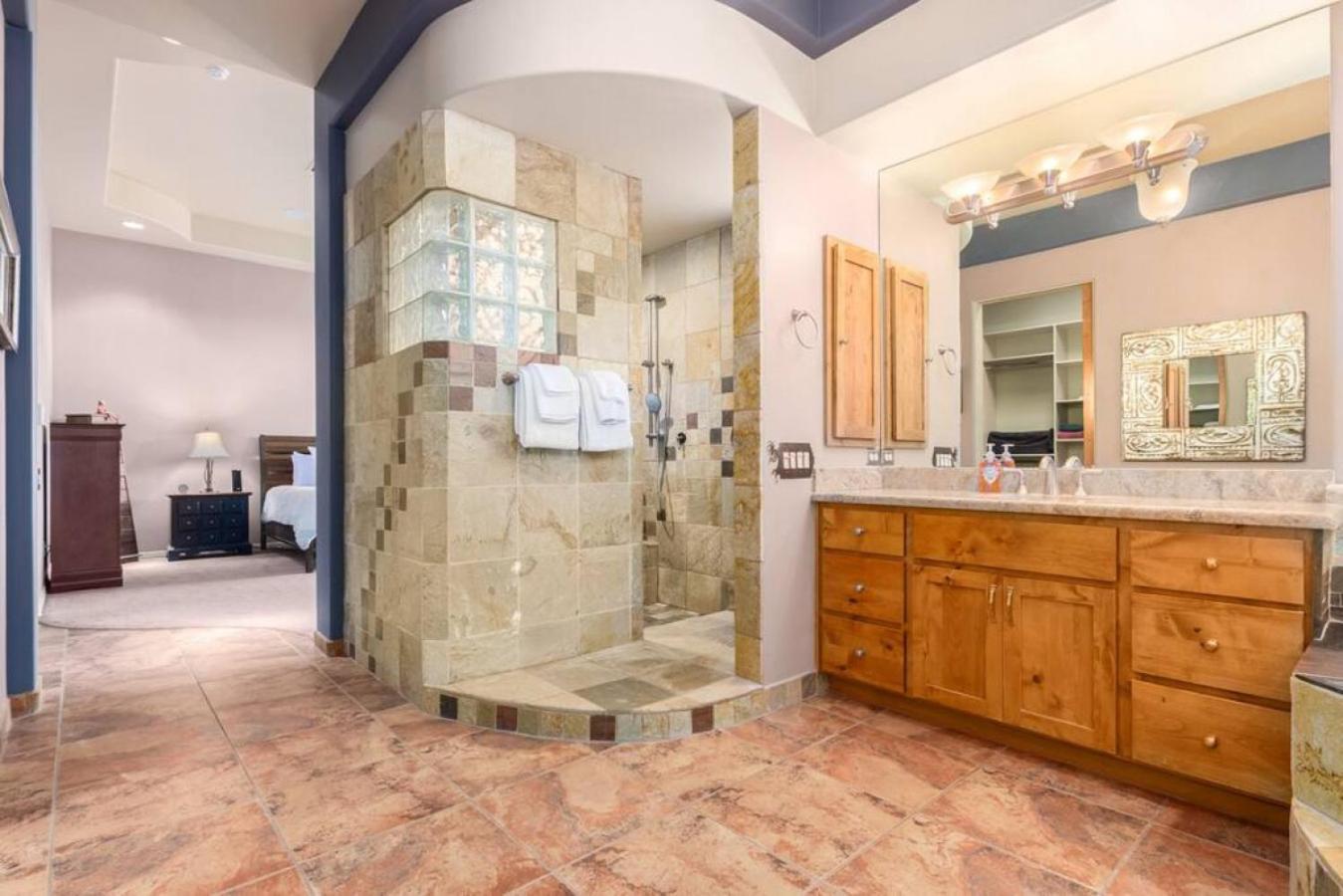 Desert Tranquility 4 Bedroom With Heated Pool *