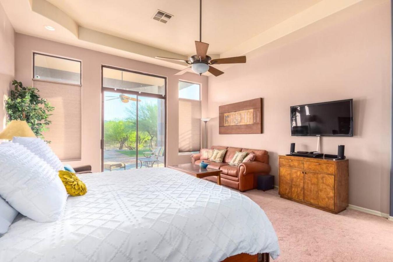 Desert Tranquility 4 Bedroom With Heated Pool *