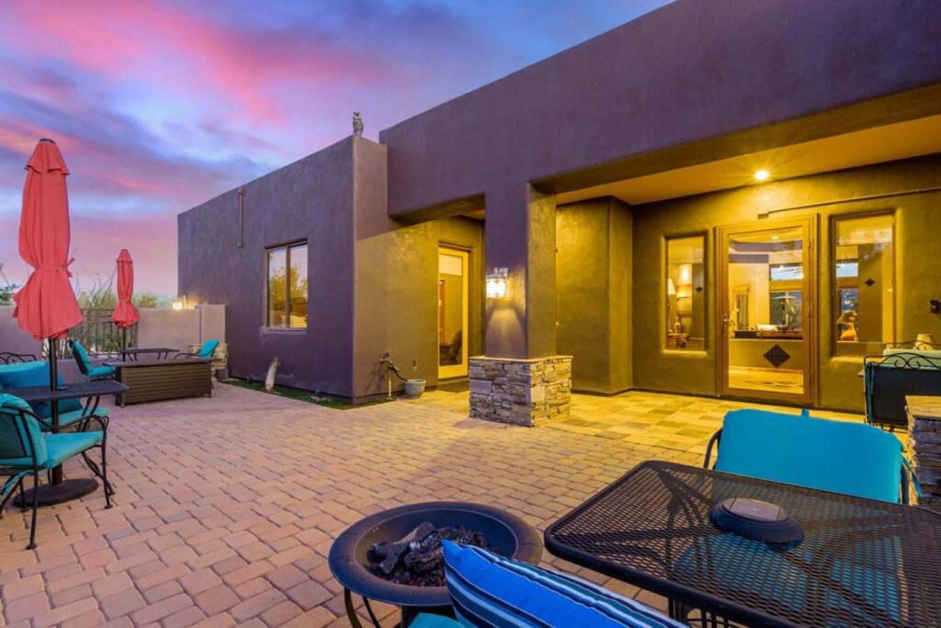 Desert Tranquility 4 Bedroom With Heated Pool Holiday home Scottsdale