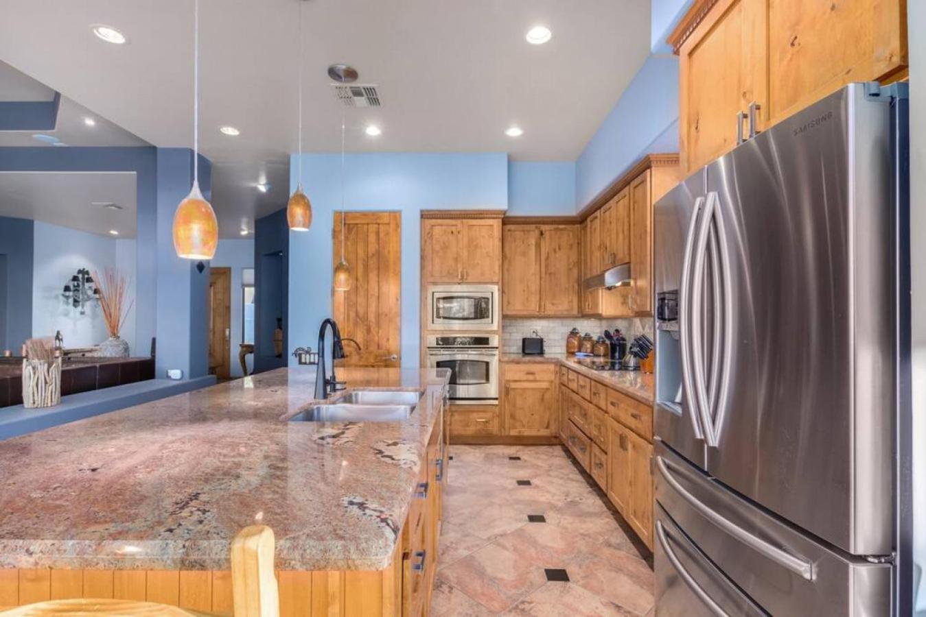 Desert Tranquility 4 Bedroom With Heated Pool Holiday home Scottsdale