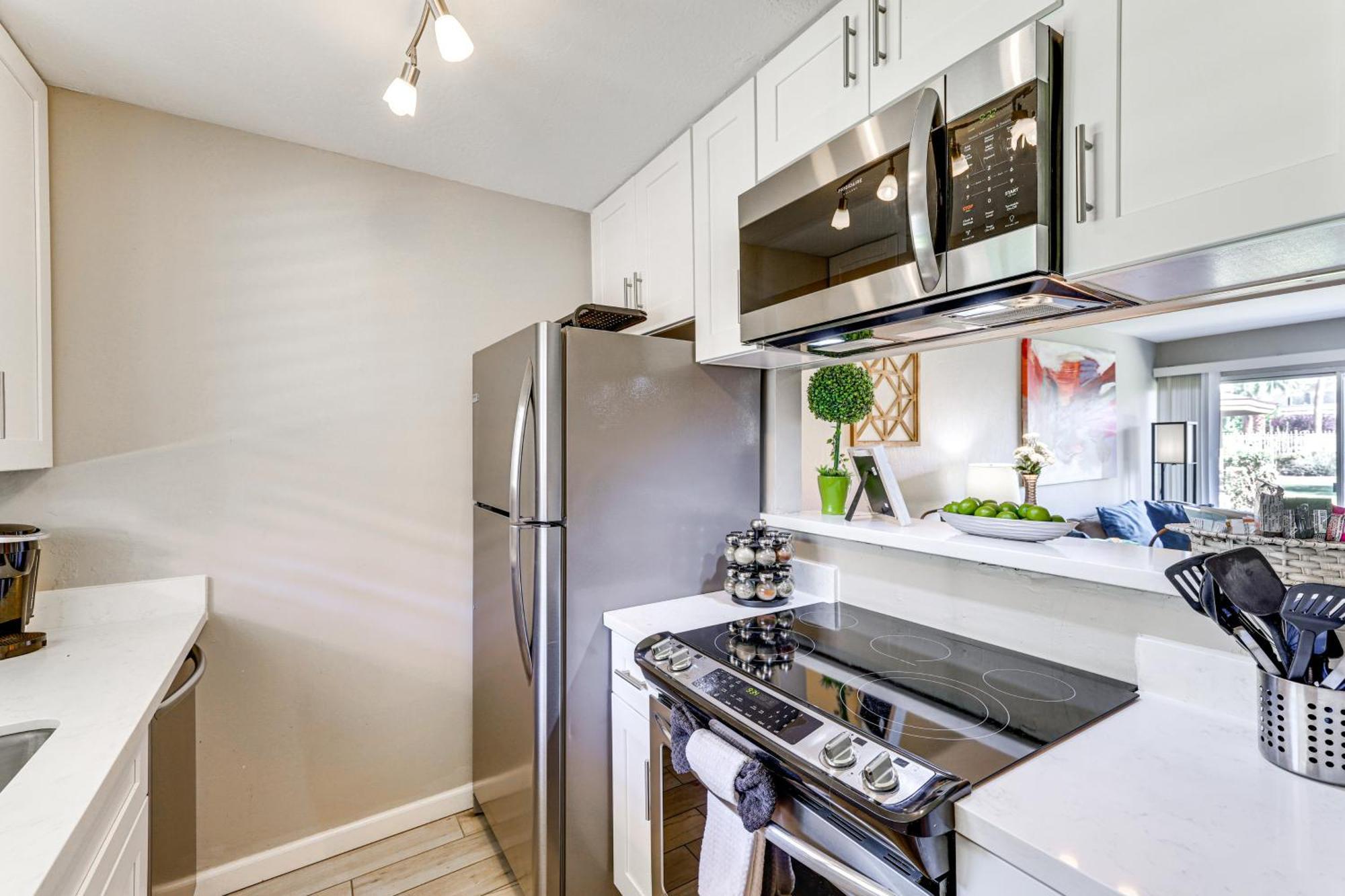 Apartment With Pool Walk To Old Town! Scottsdale