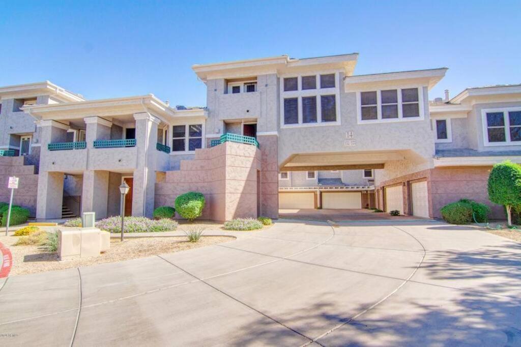 Luxury Living In Kierland Greens Apartment