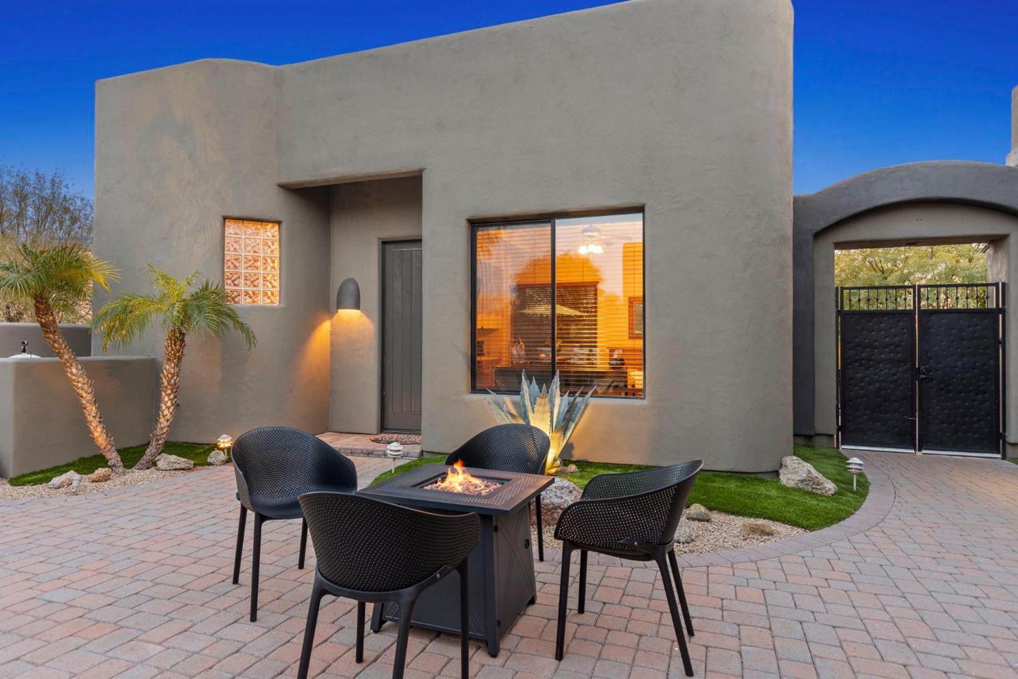 The Debonair Derby By Paseohomesaz With Heated Pool *