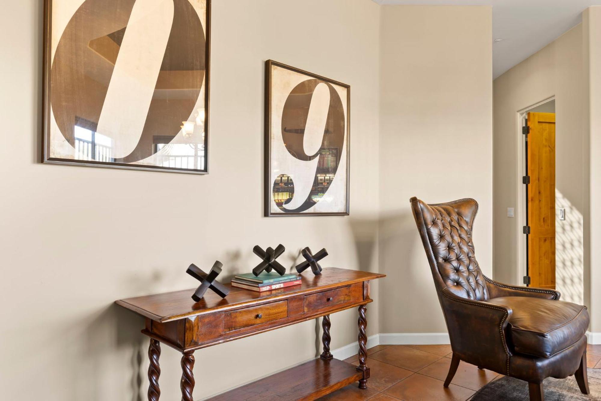 The Debonair Derby By Paseohomesaz With Heated Pool Holiday home