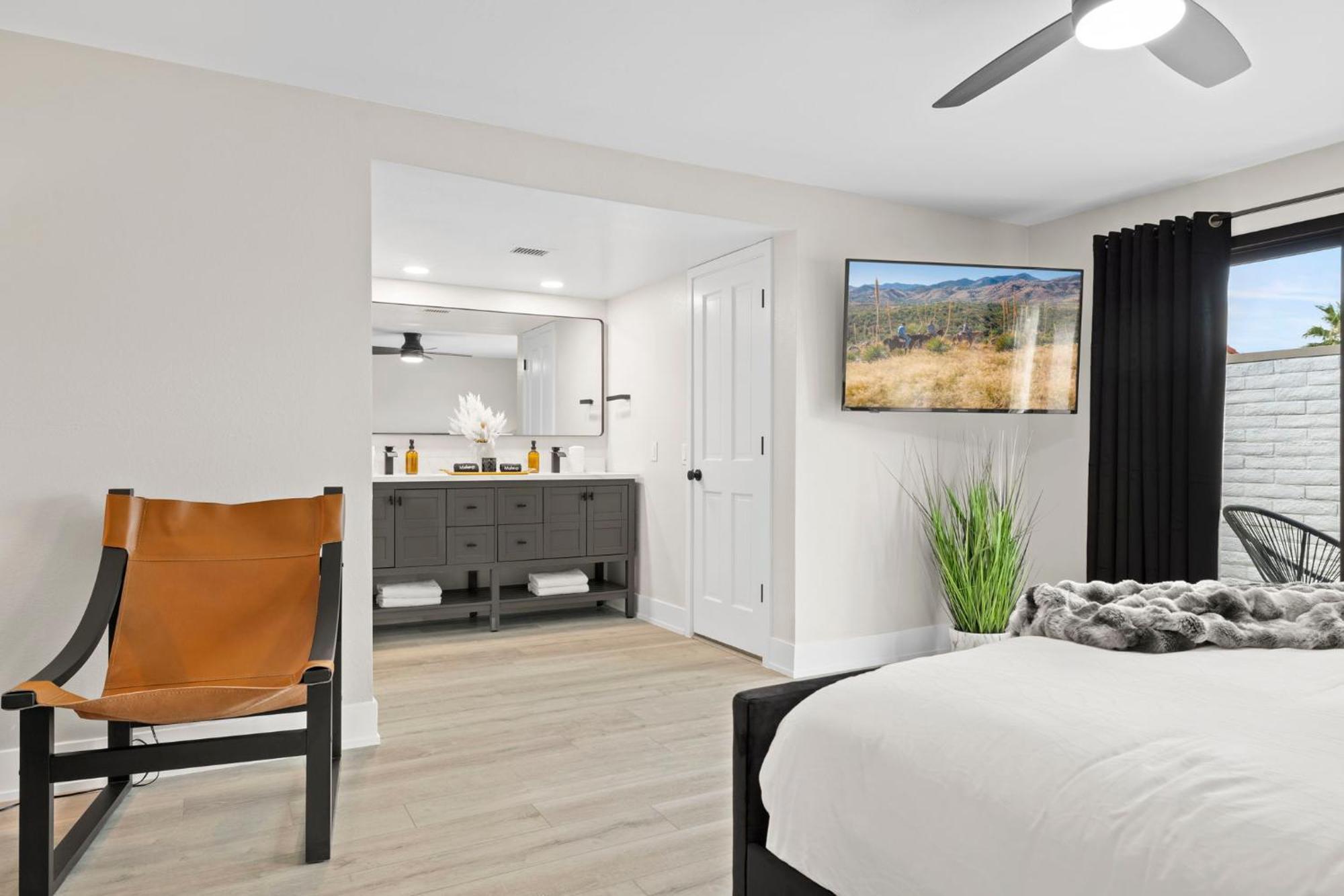 Holiday home Andravida Of Old Town By Paseohomesaz - Shared Heated Pool/spa *