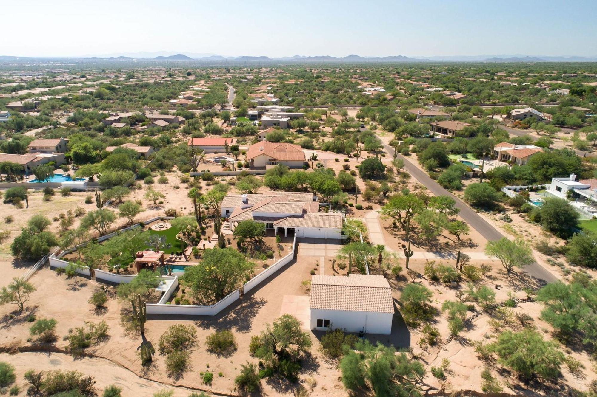 Rancho Relaxo By Paseohomesaz With Pool, And Separate Casita Holiday home