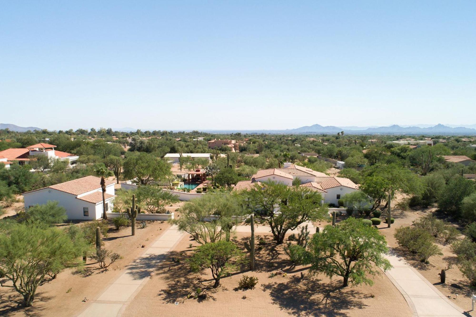 Rancho Relaxo By Paseohomesaz With Pool, And Separate Casita Scottsdale