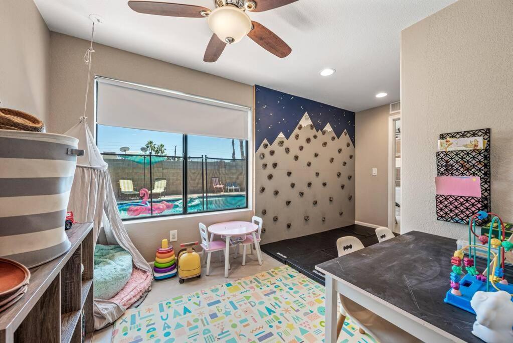 Ultimate Family Getaway W Heated Pool & Themed Holiday home *