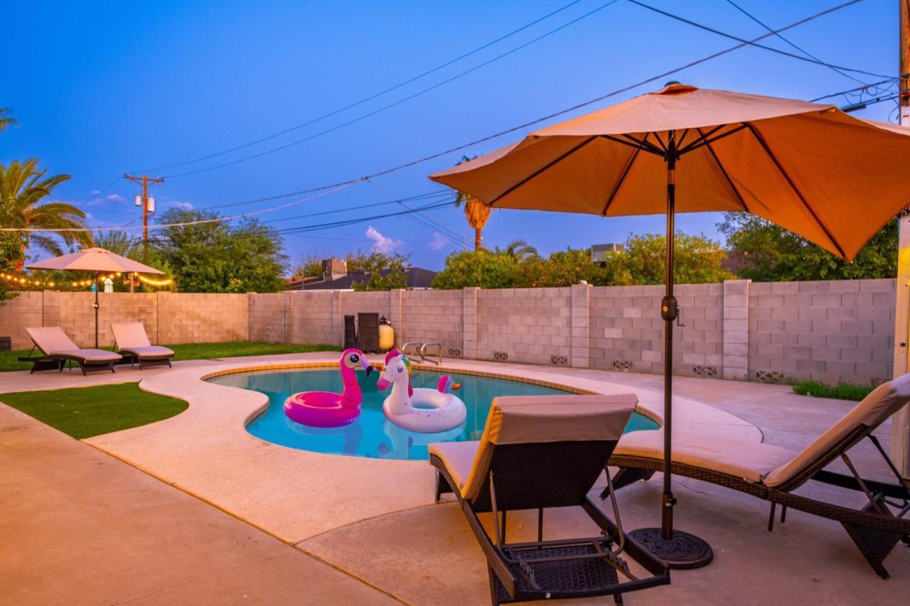 Holiday home Gem! Pool, Patio, & Prime Location! *