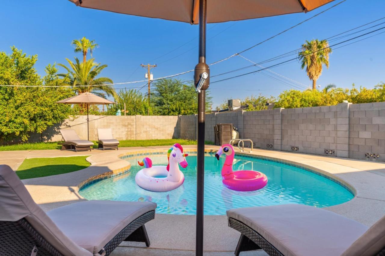 Gem! Pool, Patio, & Prime Location! Holiday home *