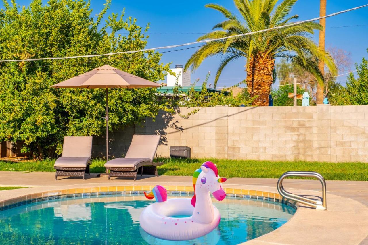 Holiday home Gem! Pool, Patio, & Prime Location!