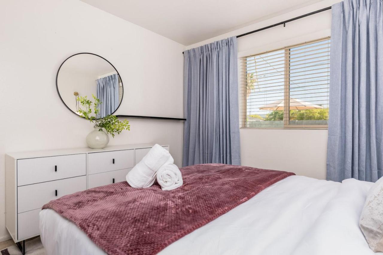 Gem! Pool, Patio, & Prime Location! Holiday home *