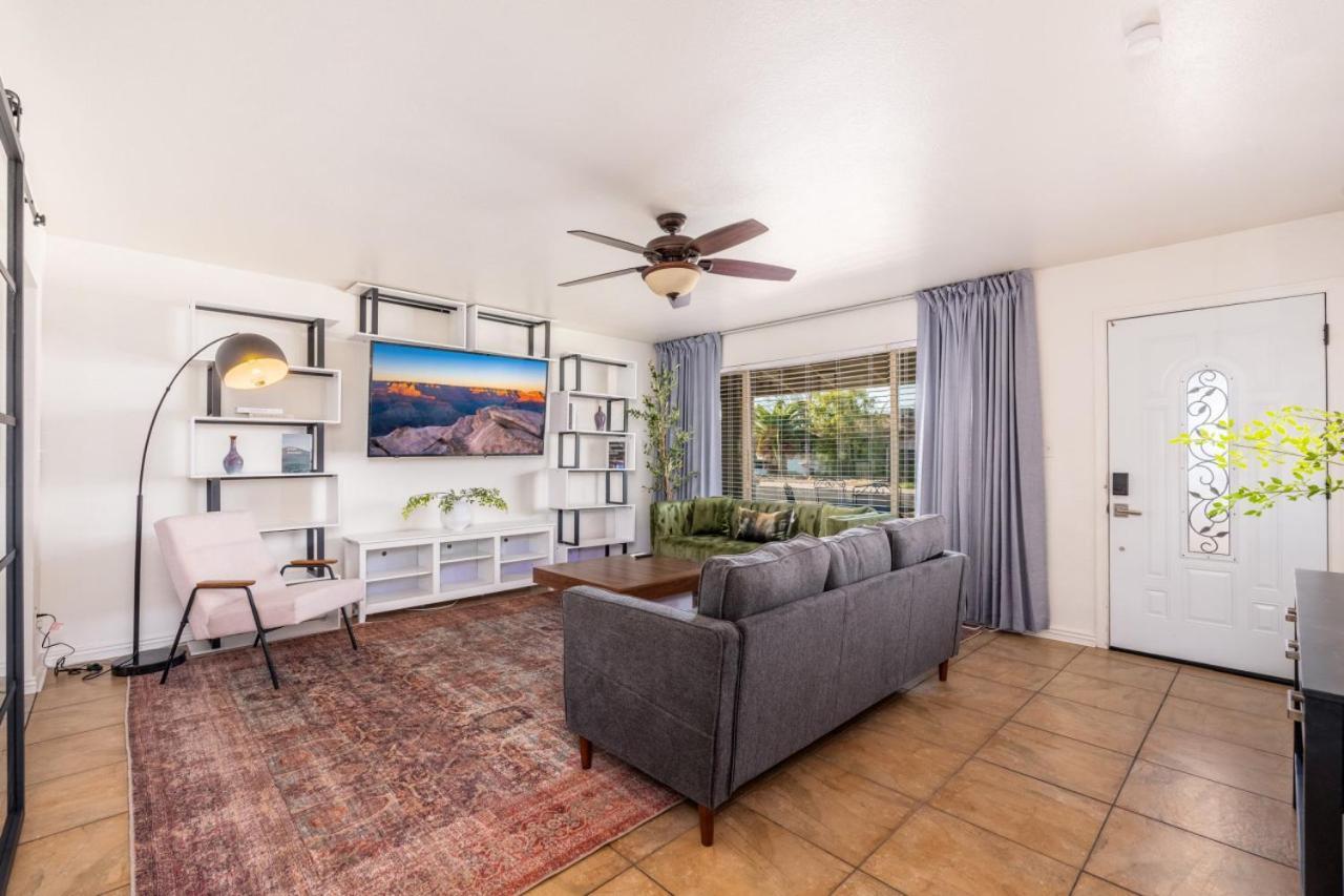 Gem! Pool, Patio, & Prime Location!