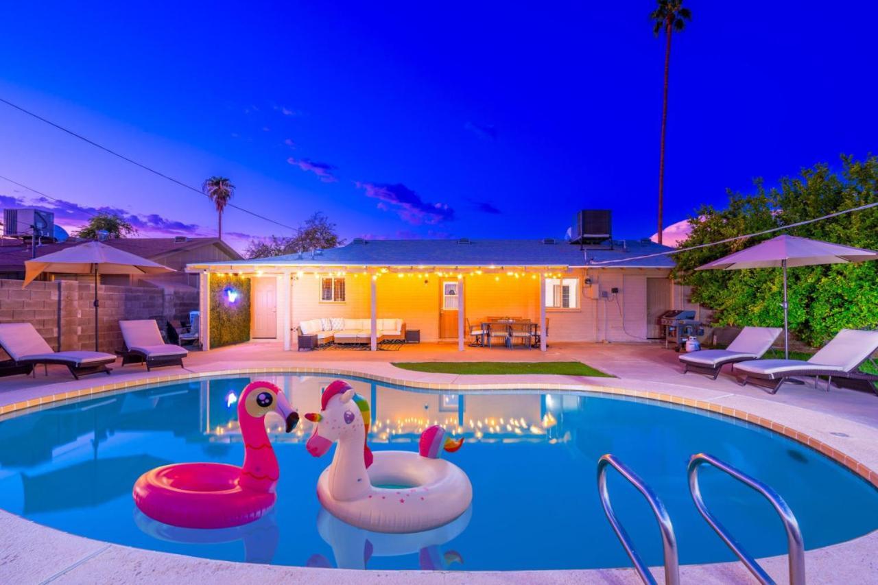 Holiday home Gem! Pool, Patio, & Prime Location! Scottsdale