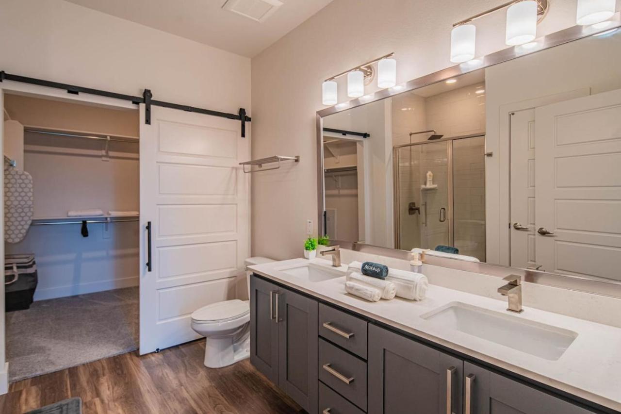 Stunning 2br Kierland Common, Tpc Golf, Pool, Gym, W-d Apartment