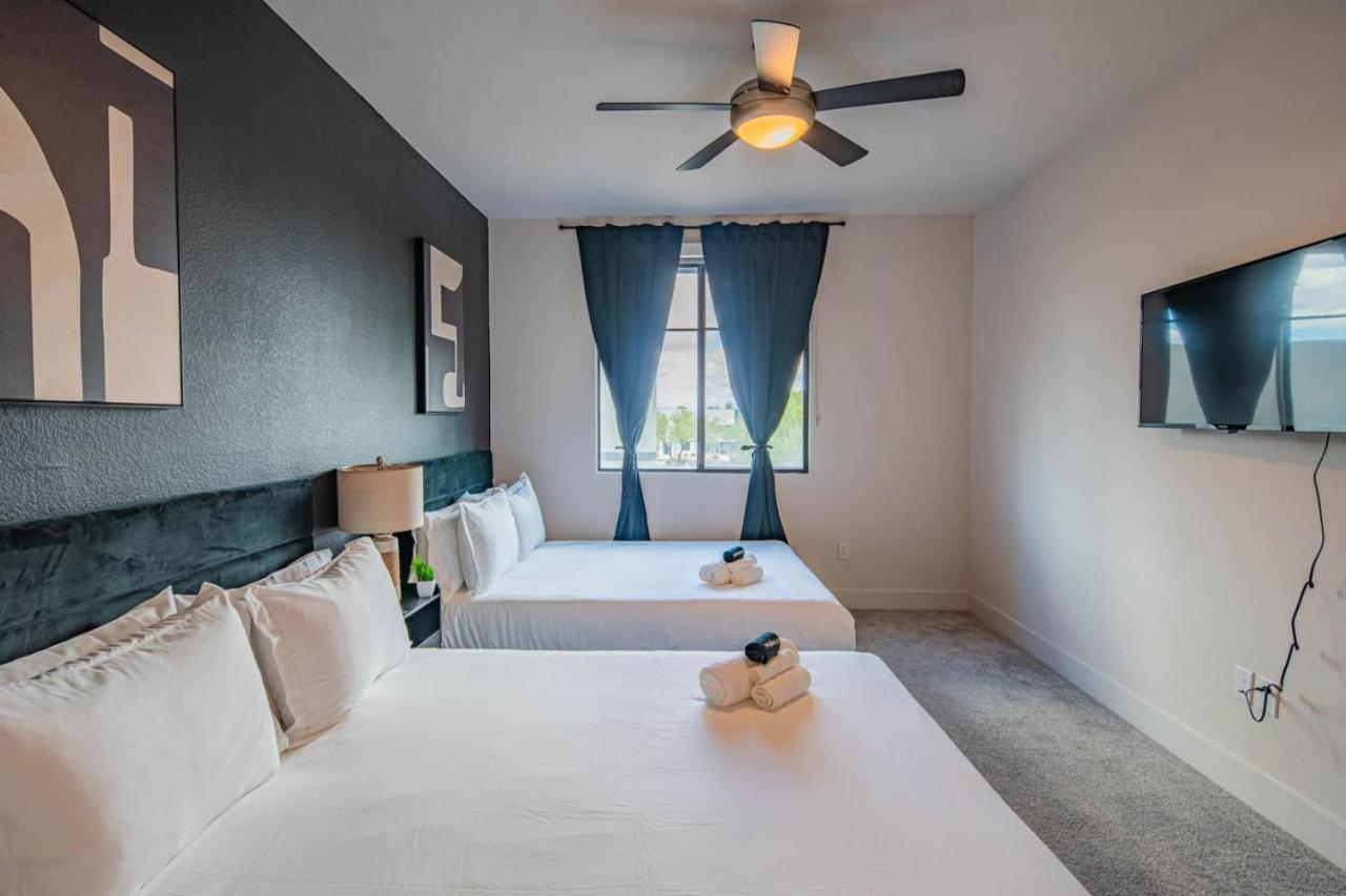Apartment Stunning 2br Kierland Common, Tpc Golf, Pool, Gym, W-d Scottsdale