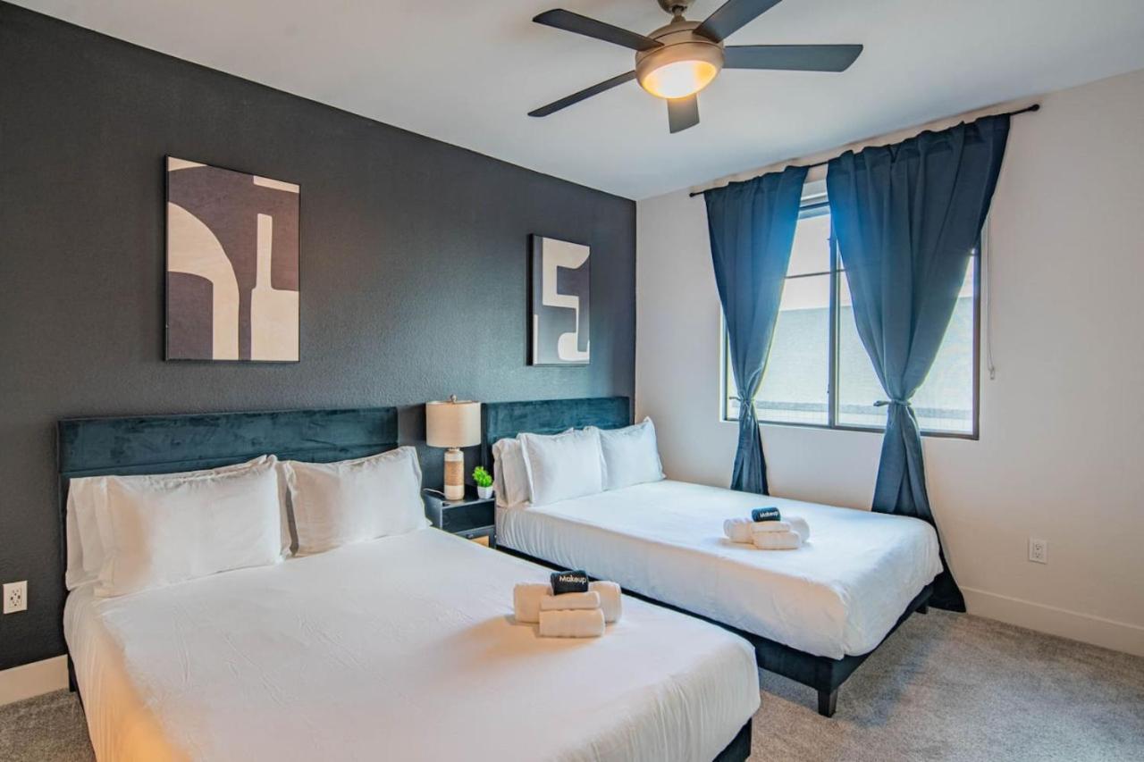 Stunning 2br Kierland Common, Tpc Golf, Pool, Gym, W-d