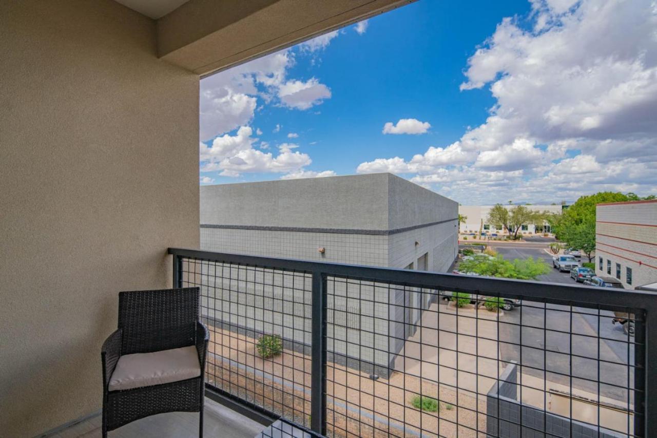 Apartment Stunning 2br Kierland Common, Tpc Golf, Pool, Gym, W-d Scottsdale