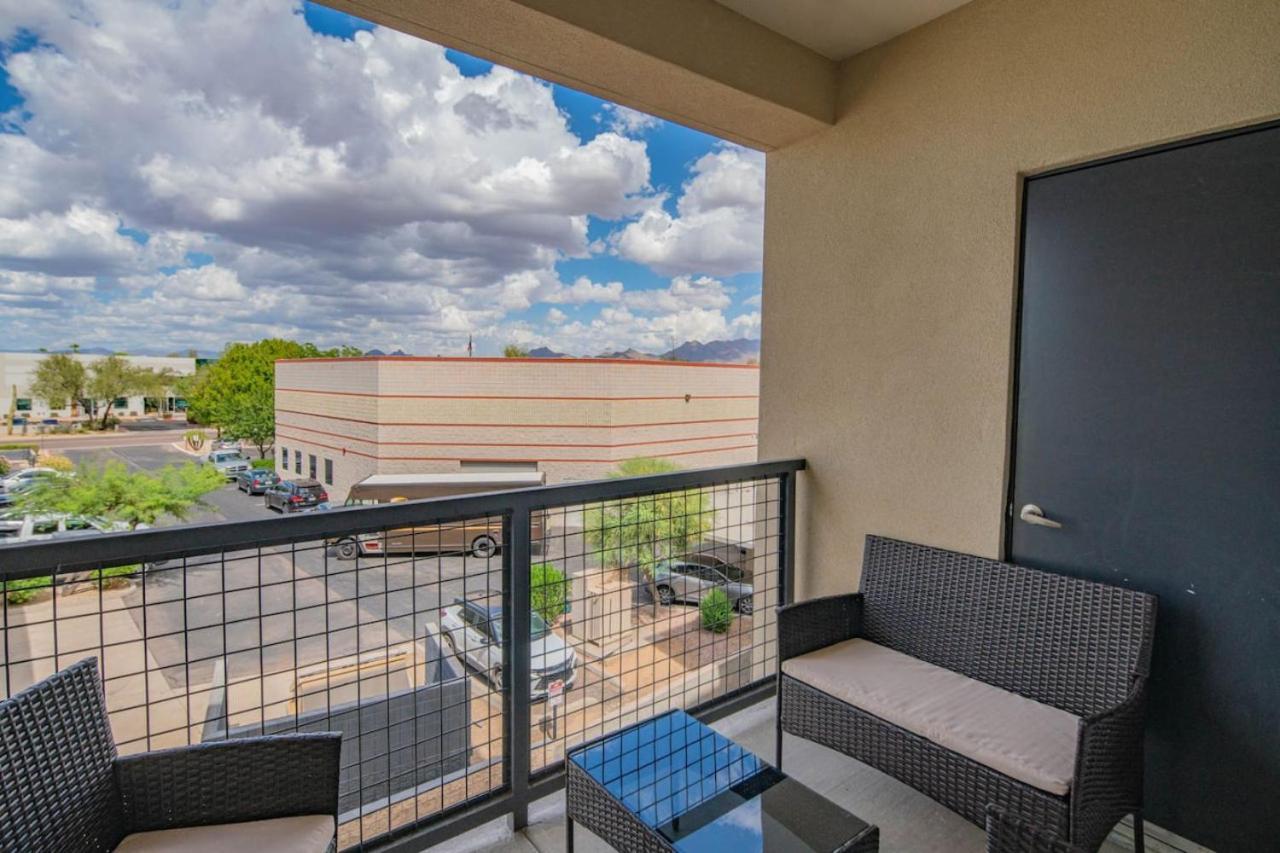 Apartment Stunning 2br Kierland Common, Tpc Golf, Pool, Gym, W-d